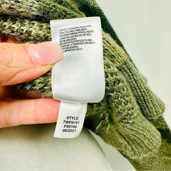 Lucky Brand - Wool Blend Camouflage V-neck Button up Cardigan Size: Large - Picture 6 of 7